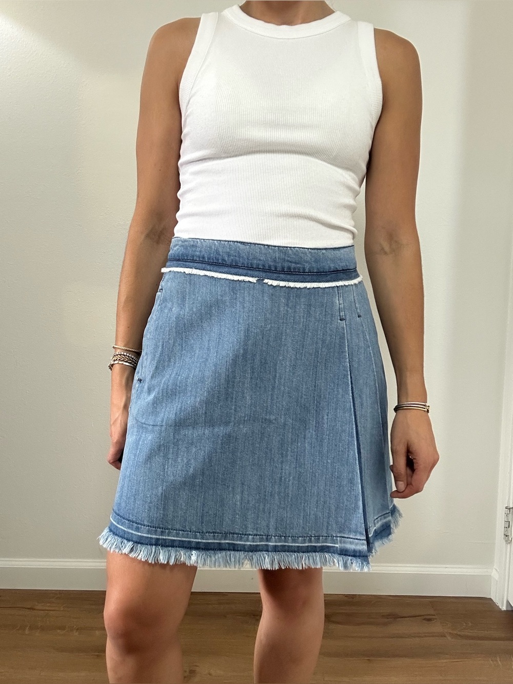 Ei8ht Dreams Light Wash Blue Denim Asymmetric Mini Skirt Fringe Hem Size M - Picture 6 of 14